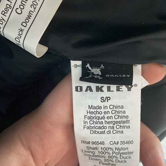 OAKLEY Black Women’s Down Vest - Picture 4 of 5